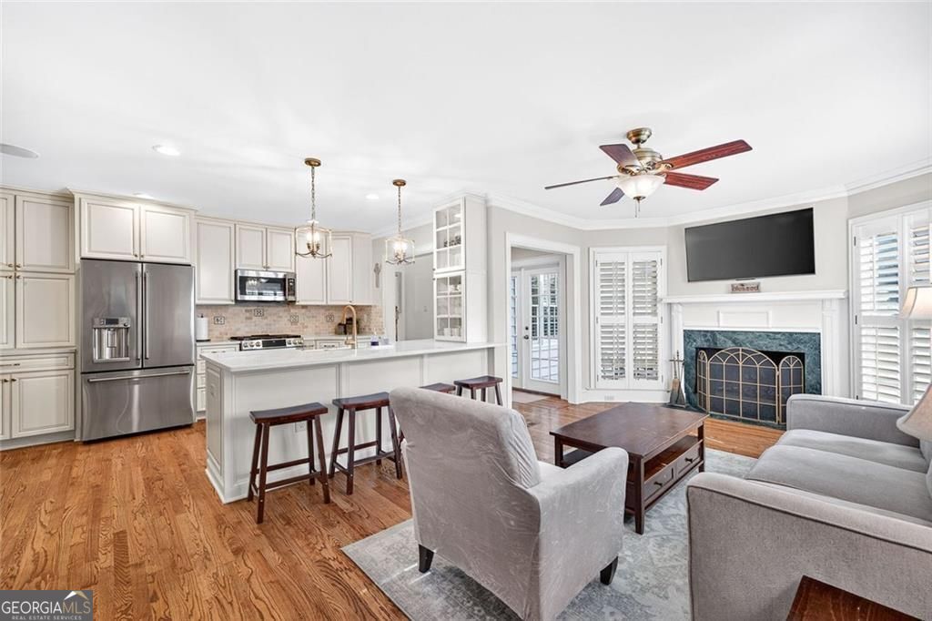 Atlanta, Georgia 30305, United States, 5 Bedrooms Bedrooms, ,3 BathroomsBathrooms,Residential,Active,206581