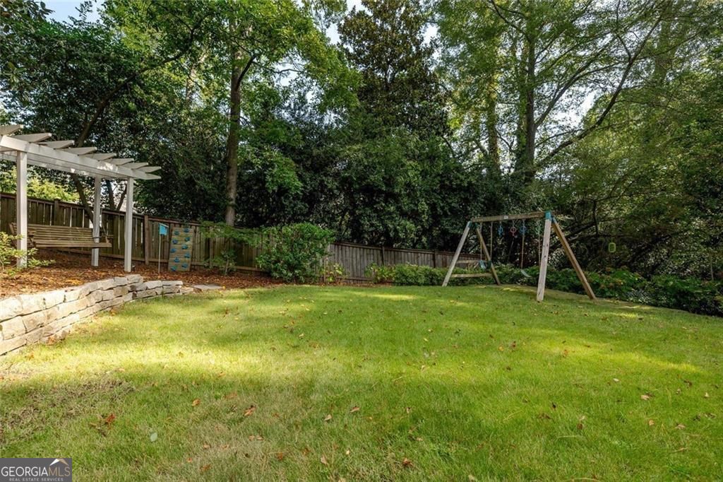 Atlanta, Georgia 30305, United States, 5 Bedrooms Bedrooms, ,3 BathroomsBathrooms,Residential,Active,206581