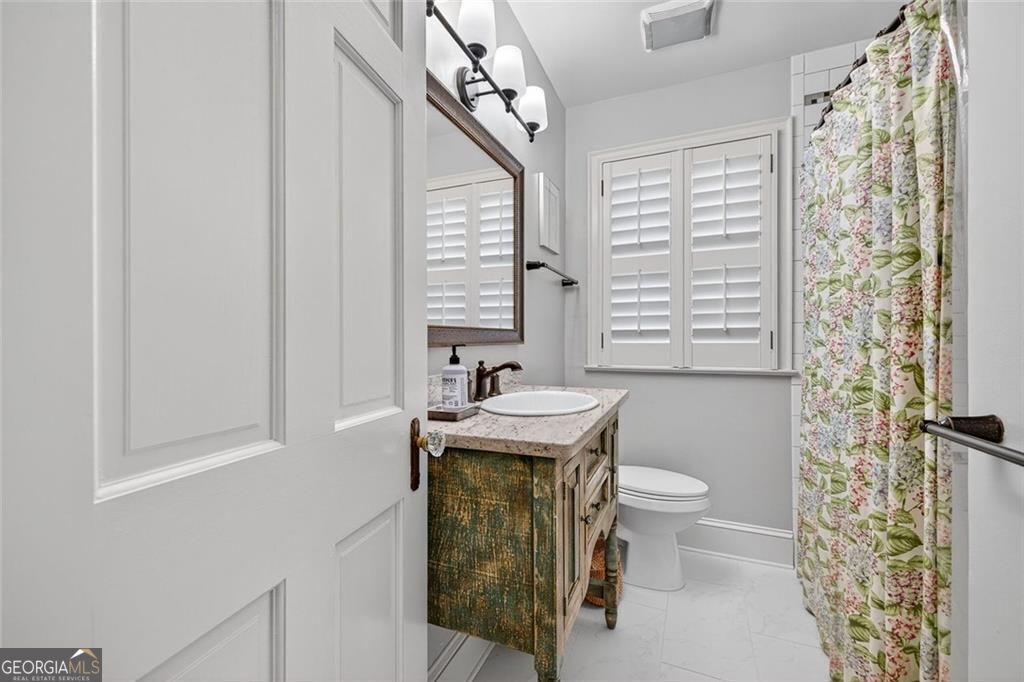 Atlanta, Georgia 30305, United States, 5 Bedrooms Bedrooms, ,3 BathroomsBathrooms,Residential,Active,206581