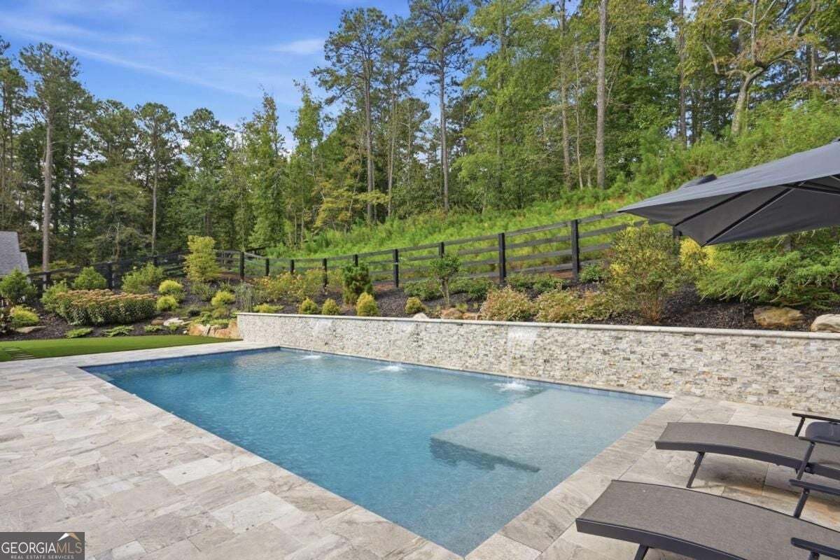 565 Mountain RD