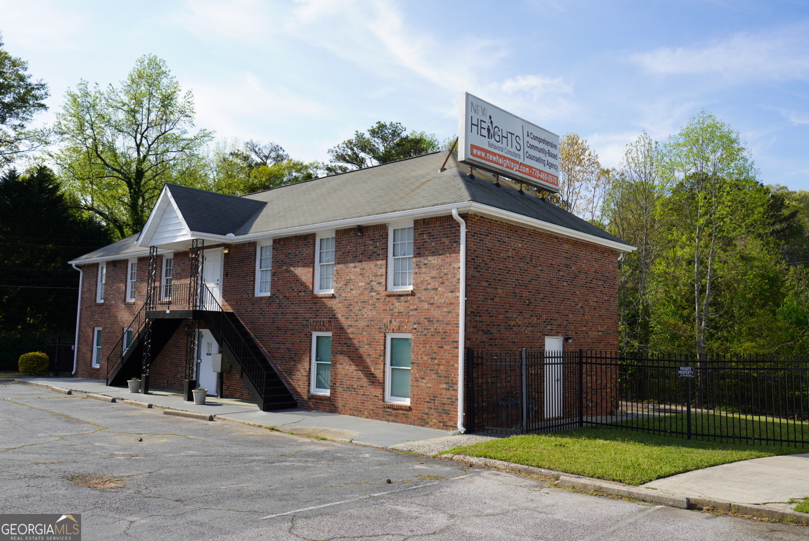 530 Parkwood WAY