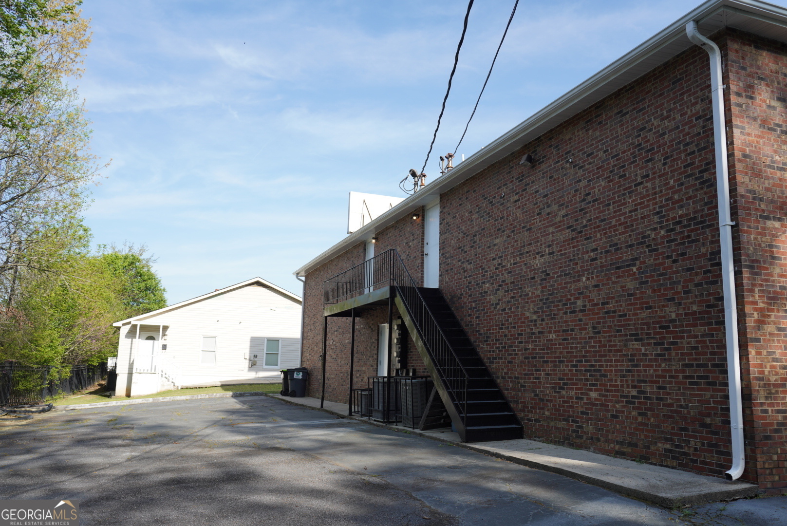 530 Parkwood WAY