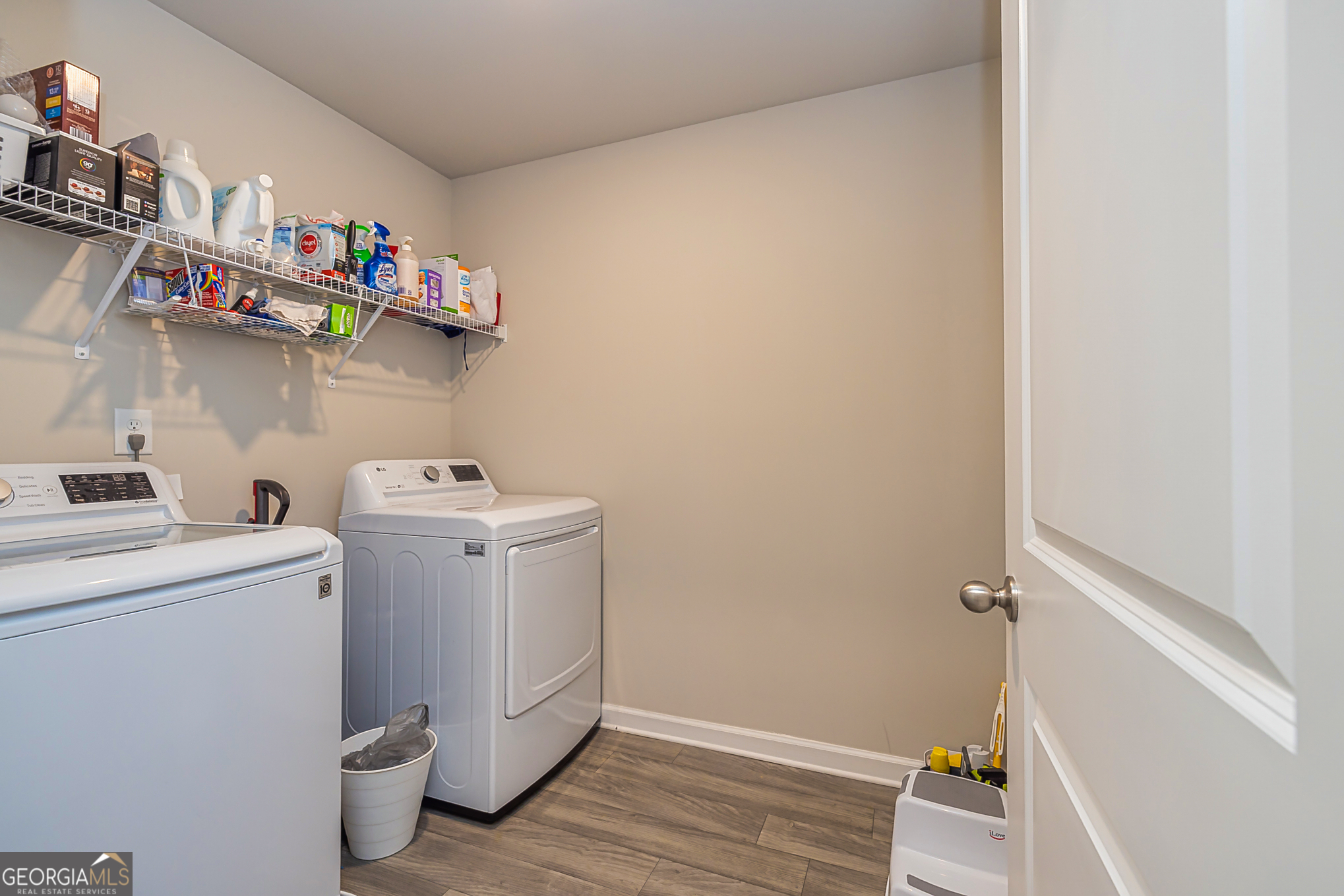 Newnan, Georgia 30265, United States, 4 Bedrooms Bedrooms, ,3 BathroomsBathrooms,Residential,Active,112387