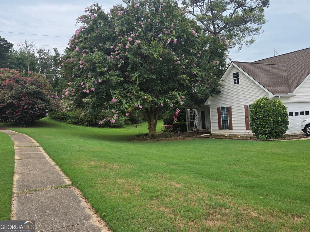 Photo of 9 Dogwood Ridge, Hampton, GA 30228 (MLS # 10813713)
