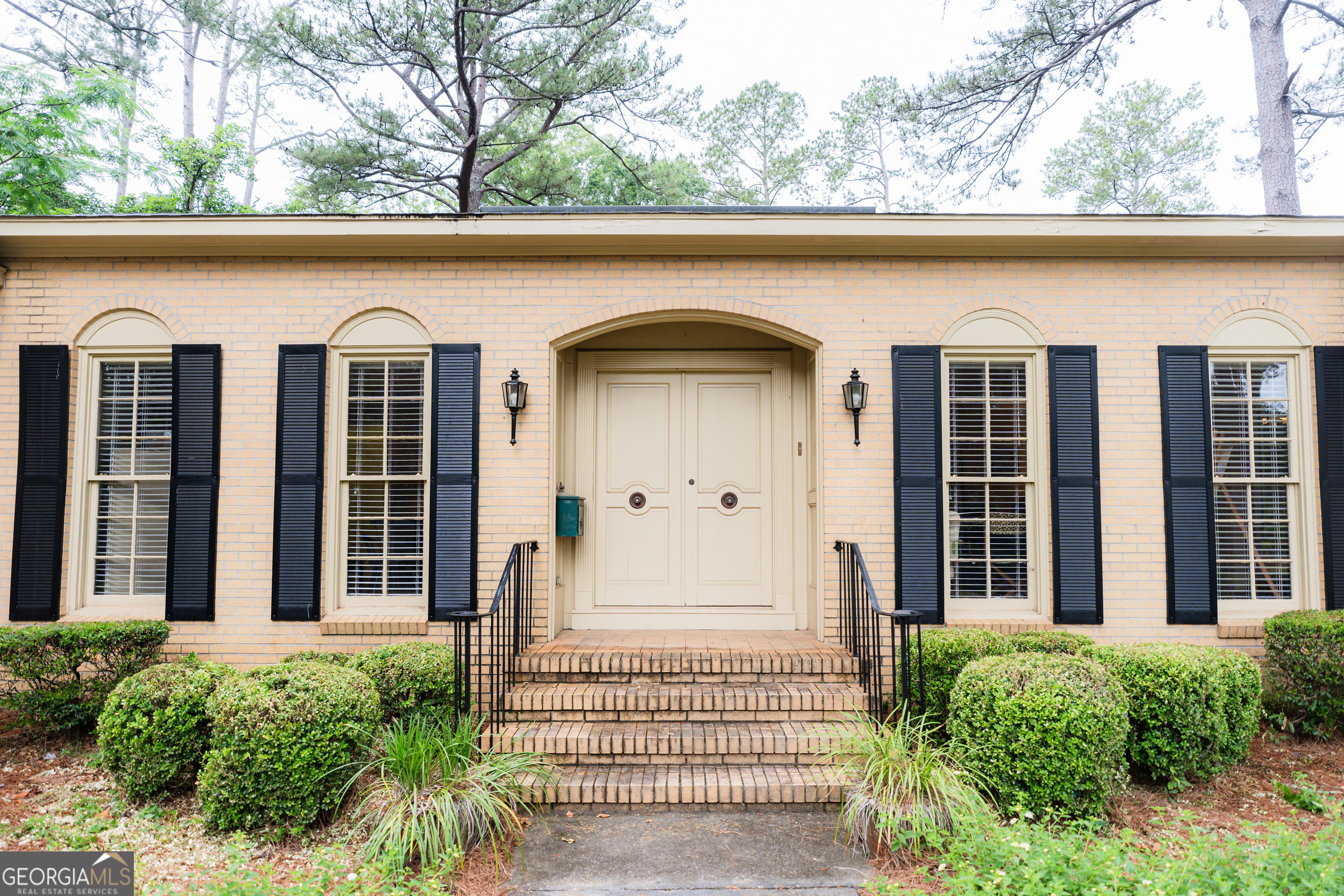 1231 Hilltop DR
