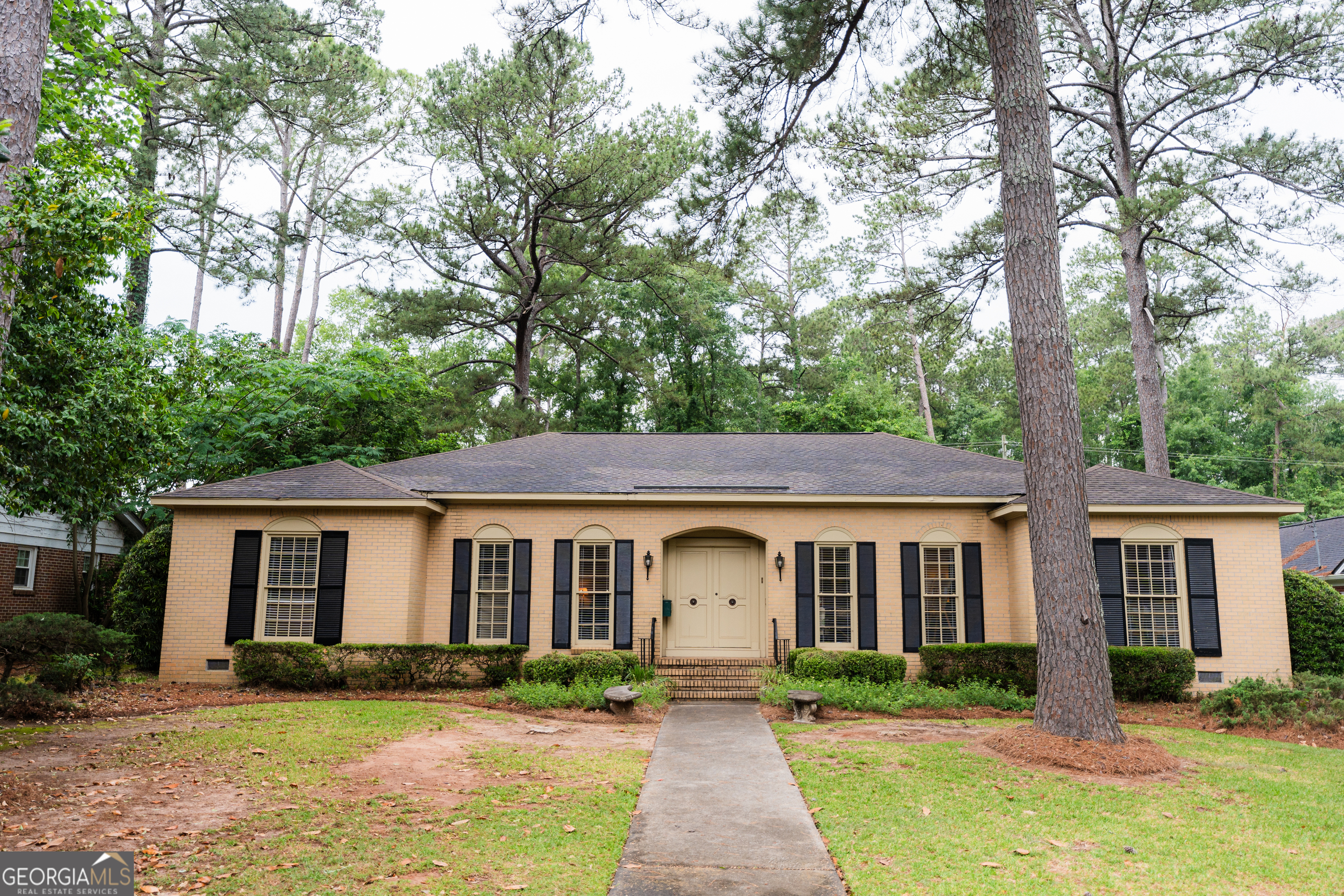 1231 Hilltop DR