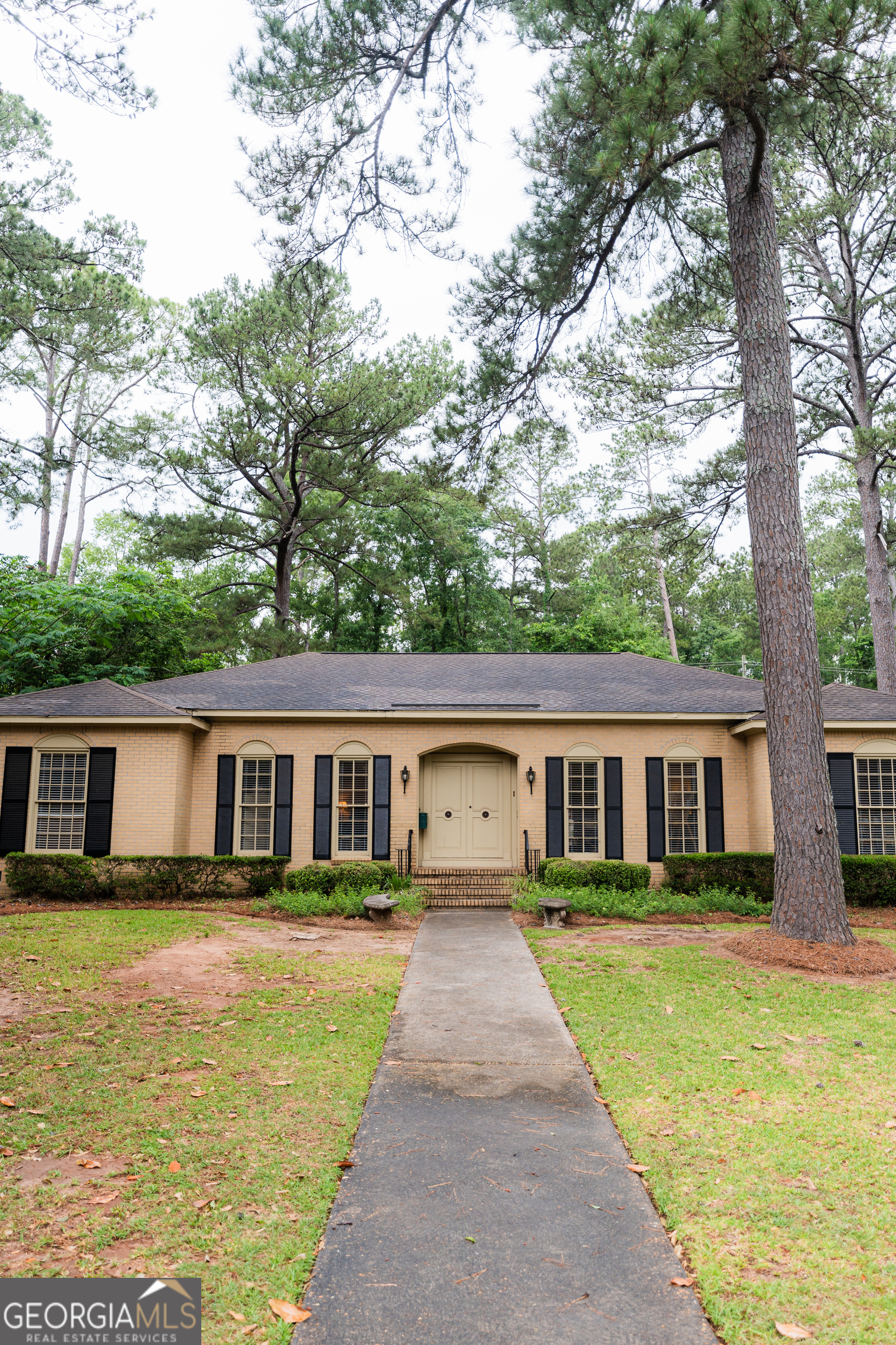 1231 Hilltop DR