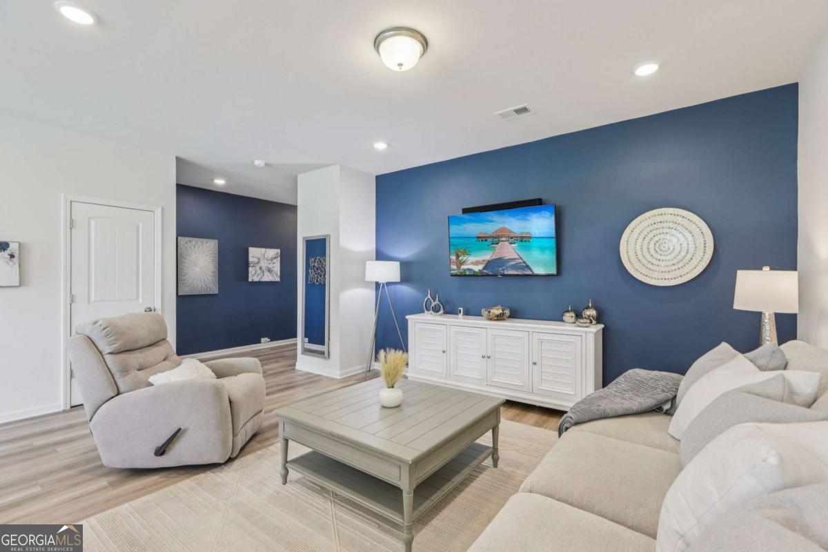 1181 Chastain DR