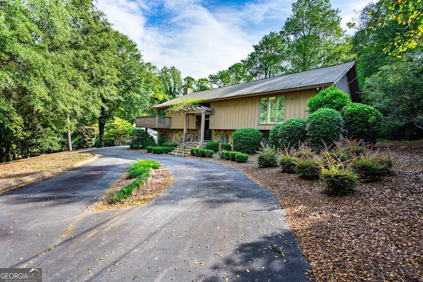 724 Camellia DR