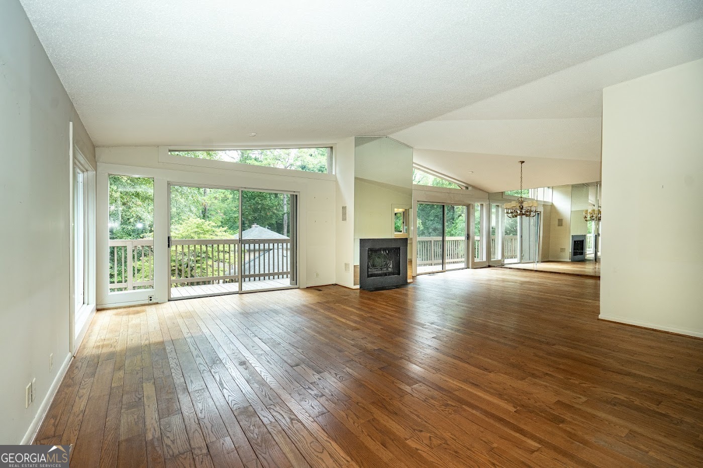 724 Camellia DR