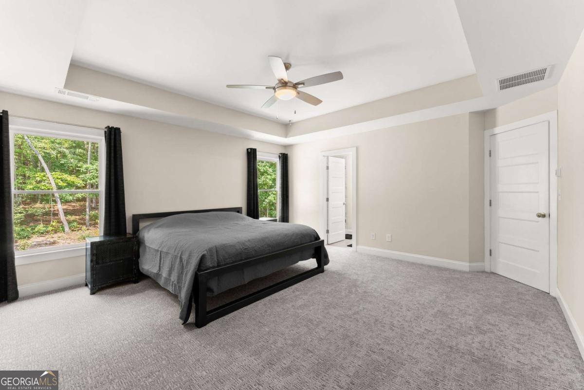 382 Candler LN