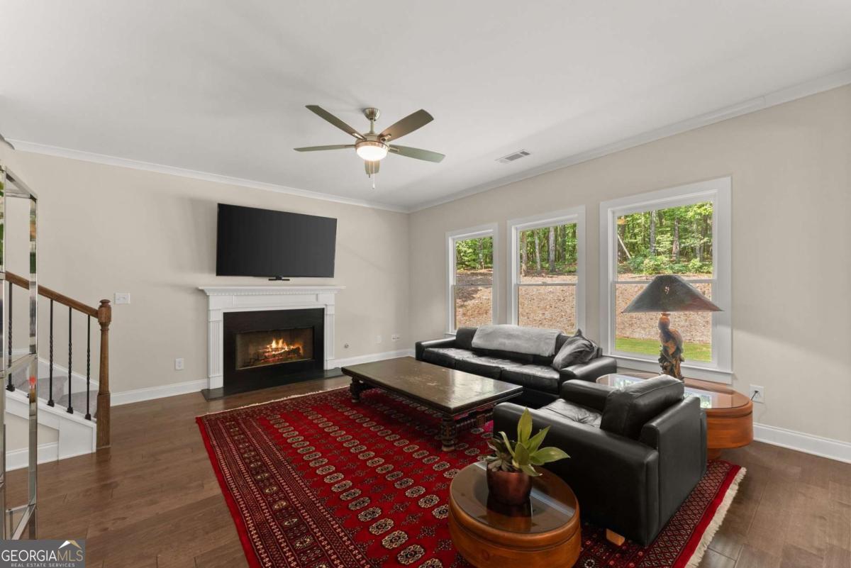382 Candler LN