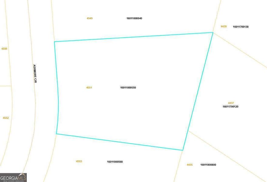 Buildable lot in upscale Hampton Ridge subdivision in East Cobb. This is a swim and tennis community wiht access to top school districts. Lot will accomodate a home with a basement.