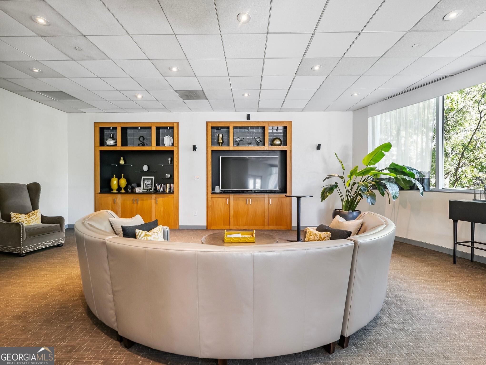 Atlanta, Georgia 30326, United States, 2 Bedrooms Bedrooms, ,2 BathroomsBathrooms,Residential,Active,10246