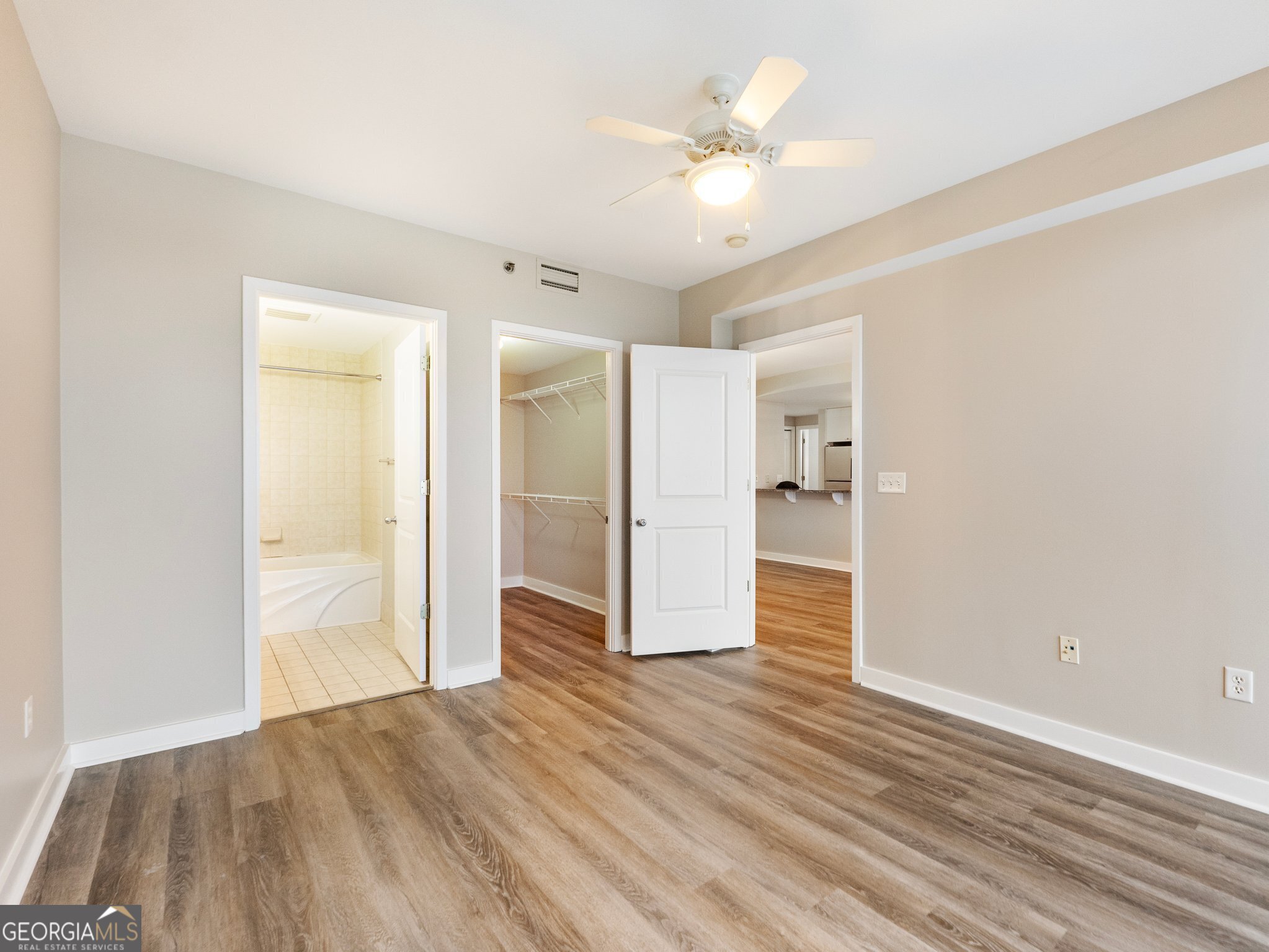 Atlanta, Georgia 30326, United States, 2 Bedrooms Bedrooms, ,2 BathroomsBathrooms,Residential,Active,10246