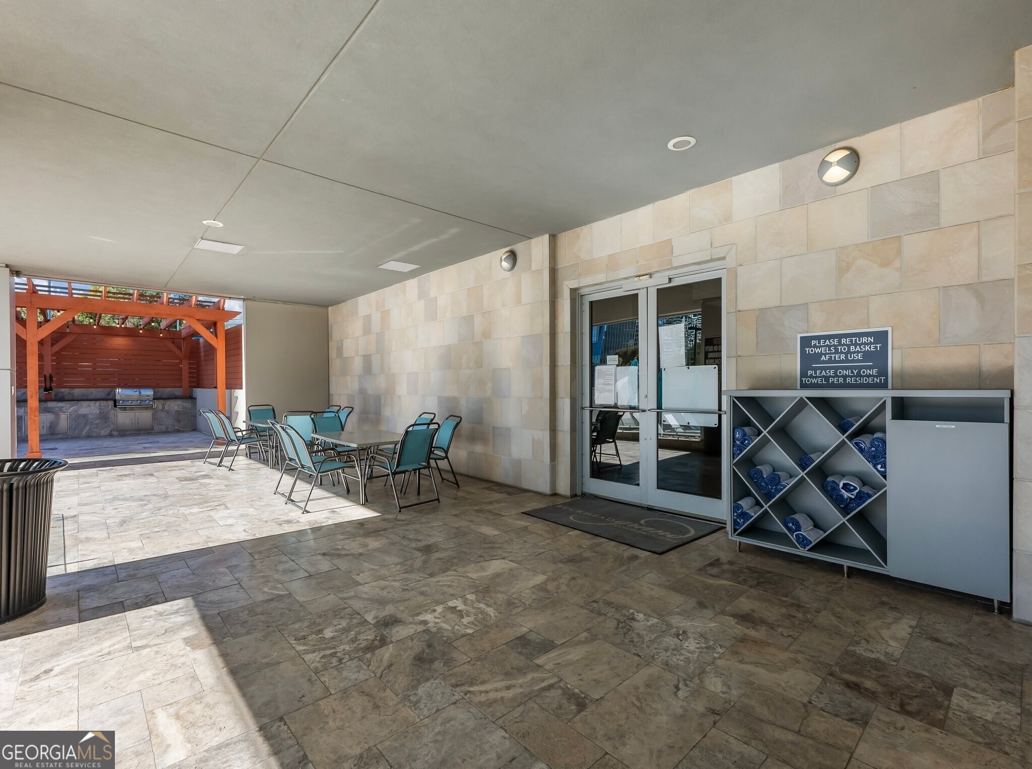 Atlanta, Georgia 30326, United States, 2 Bedrooms Bedrooms, ,2 BathroomsBathrooms,Residential,Active,10246