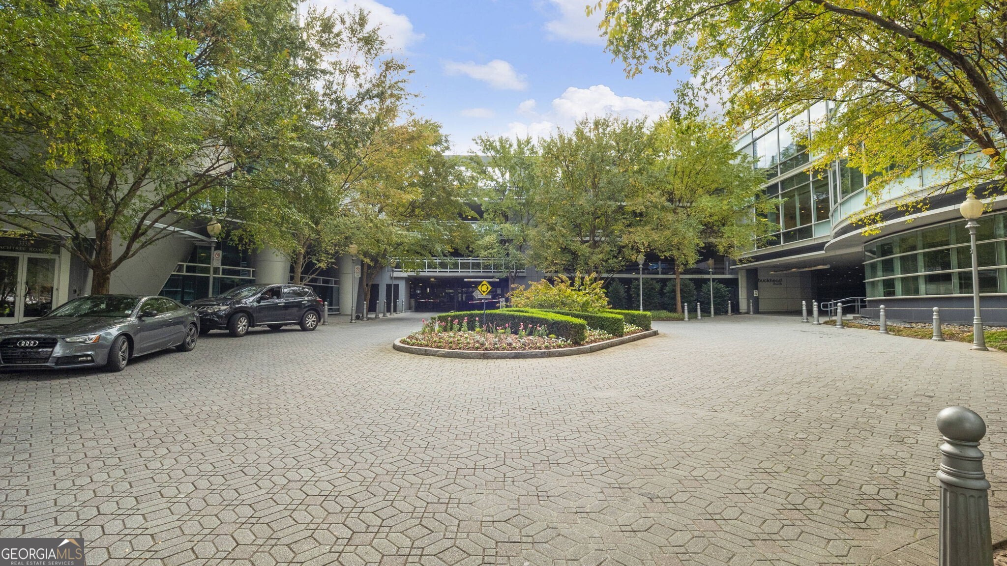 Atlanta, Georgia 30326, United States, 2 Bedrooms Bedrooms, ,2 BathroomsBathrooms,Residential,Active,10246