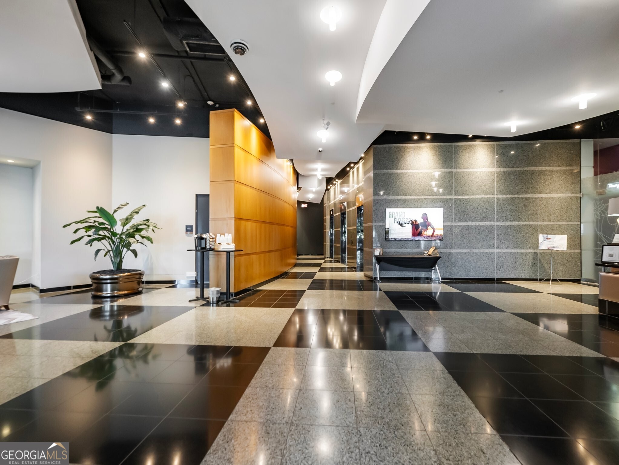 Atlanta, Georgia 30326, United States, 2 Bedrooms Bedrooms, ,2 BathroomsBathrooms,Residential,Active,10246