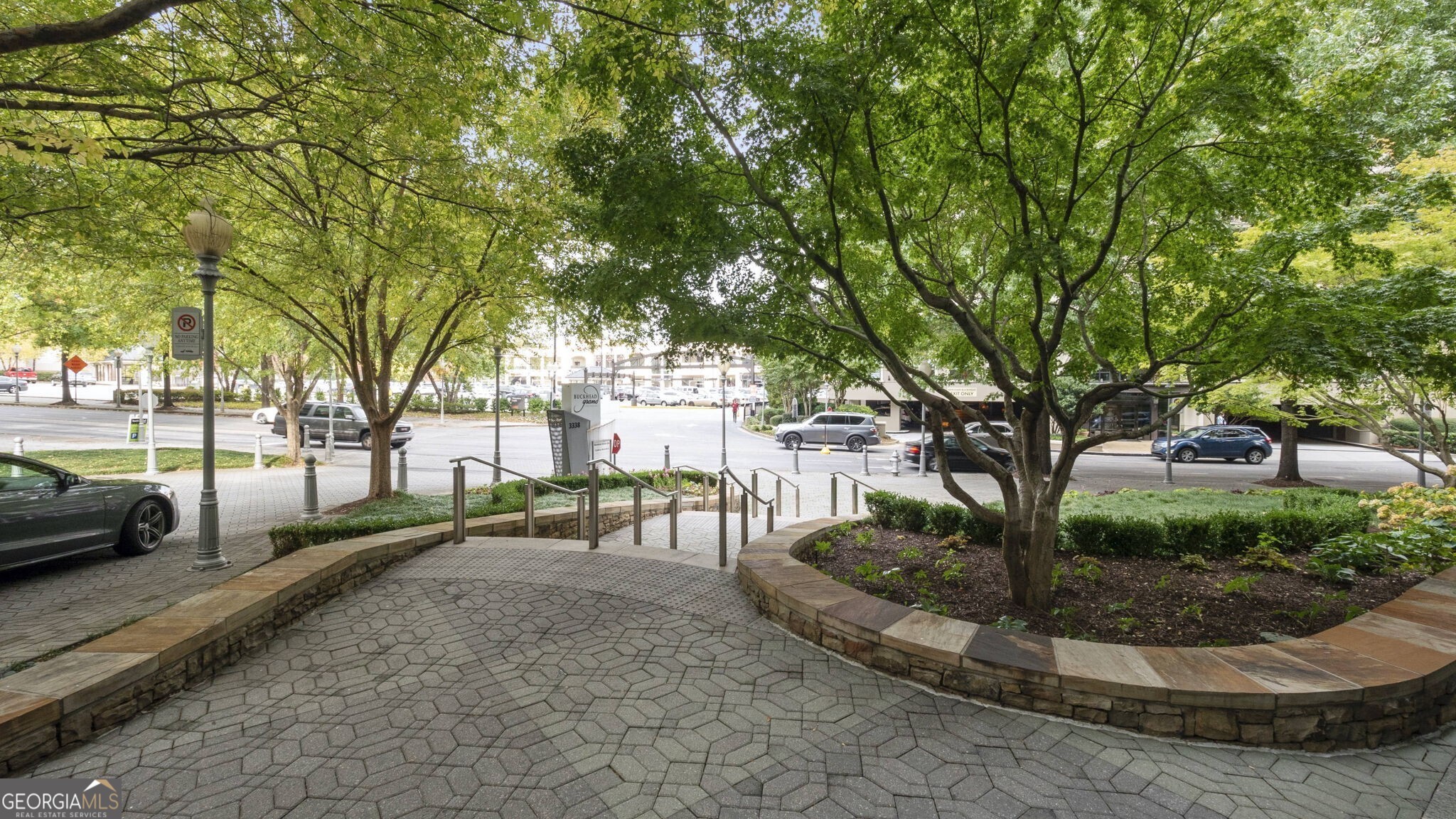 Atlanta, Georgia 30326, United States, 2 Bedrooms Bedrooms, ,2 BathroomsBathrooms,Residential,Active,10246