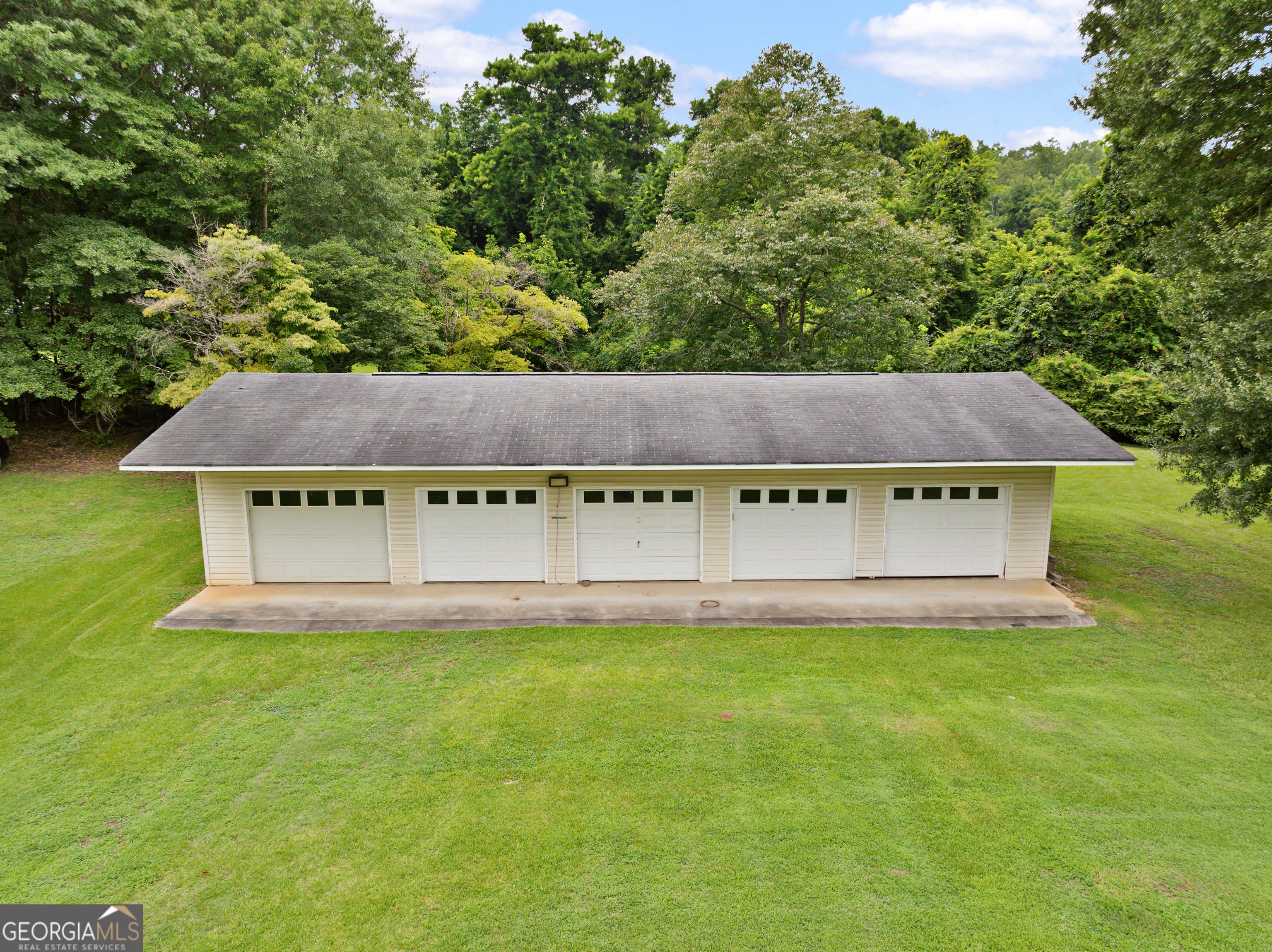 576 Reeceburg RD SE