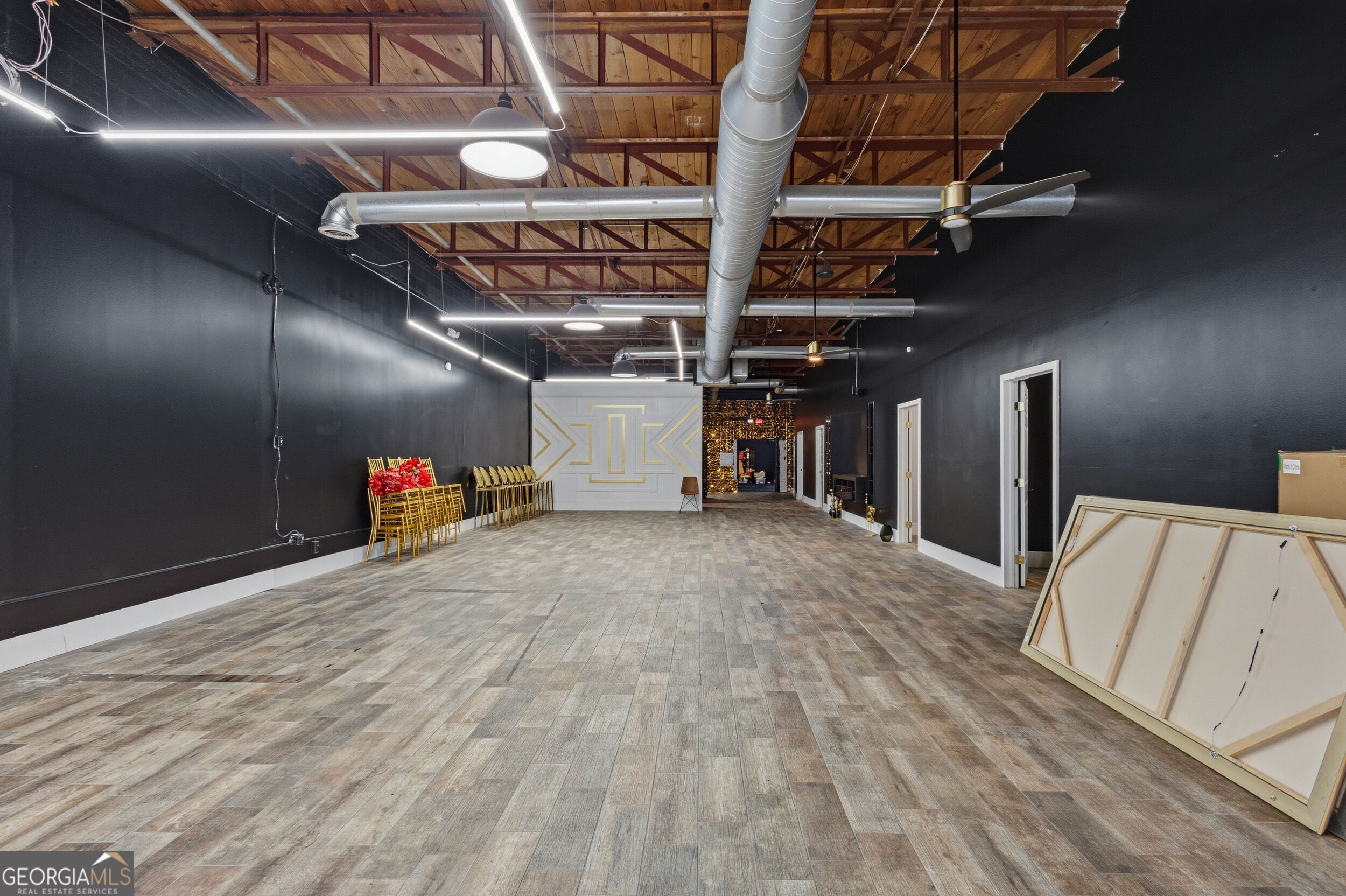 631 N Central AVE