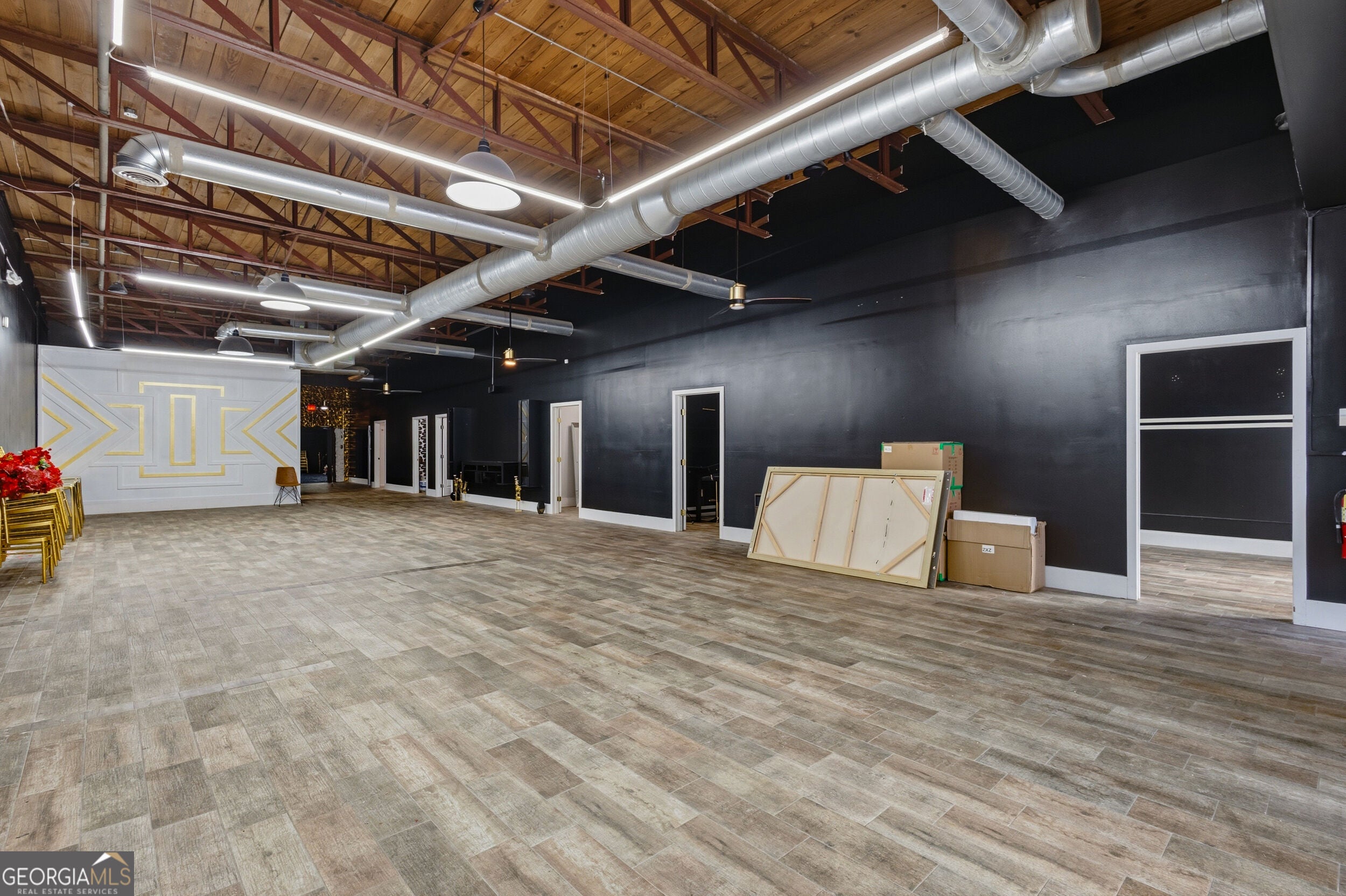 631 N Central AVE