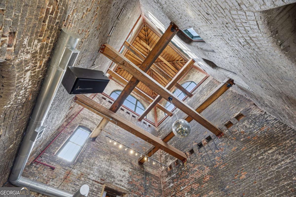 170 Boulevard SE H523