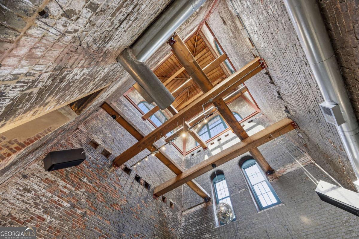 170 Boulevard SE H523