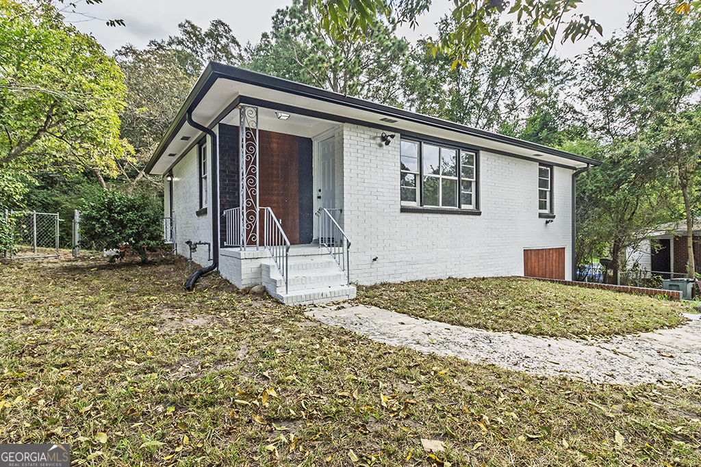 1124 N Beddingfield DR