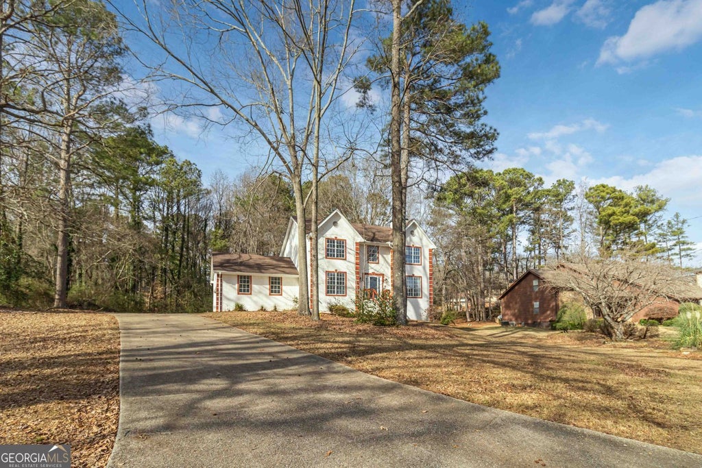 Photo of 2119 Tudor Castle Way, Decatur, GA 30035 (MLS # 10823009)