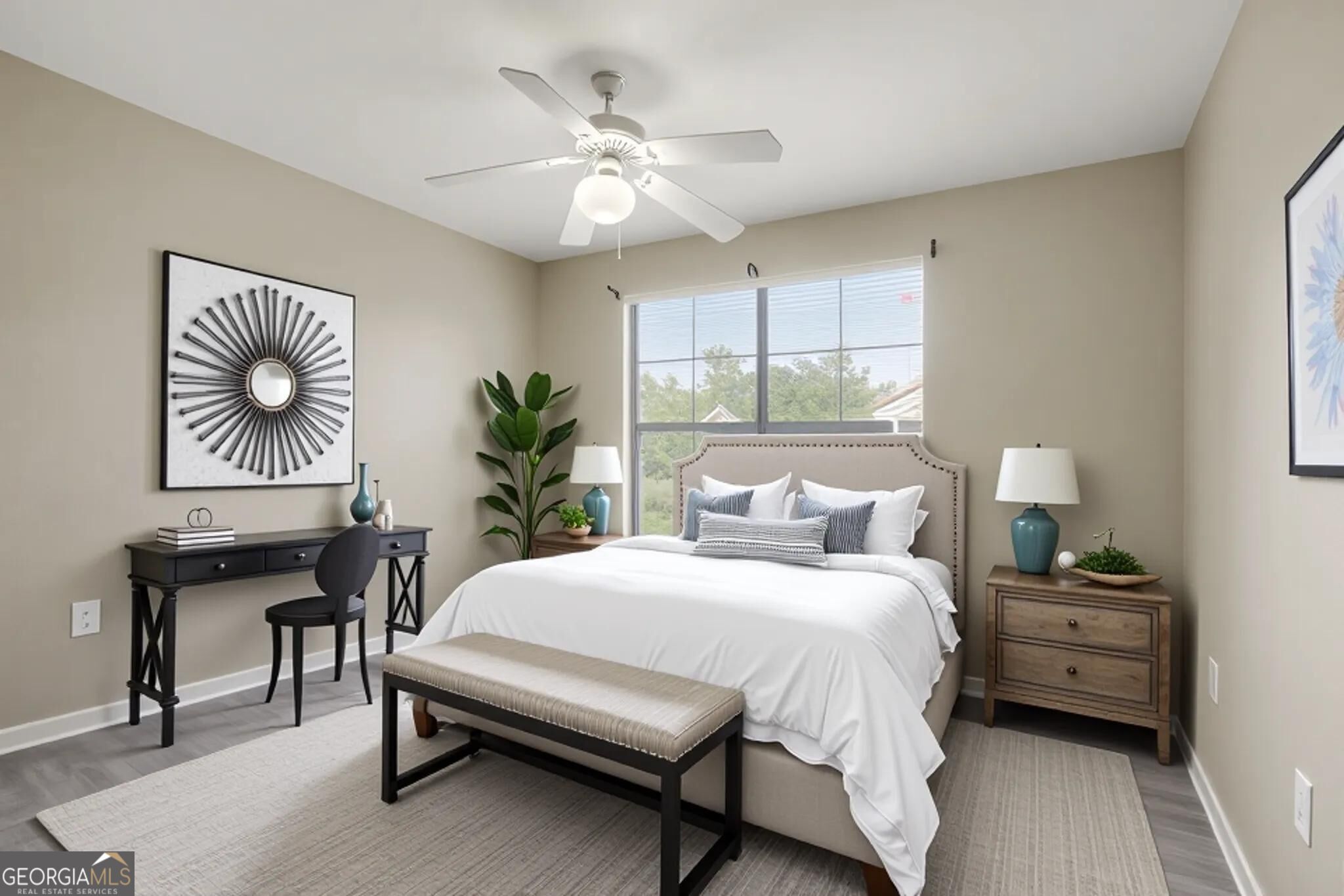 211 North AVE 1332