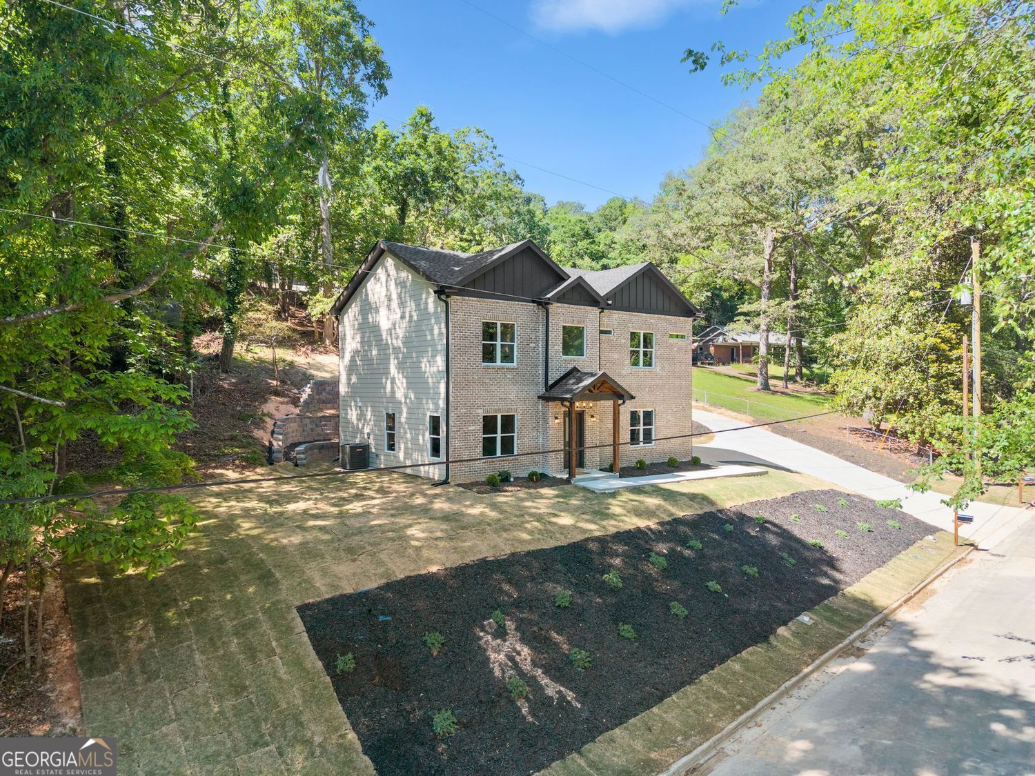 388 Oakland DR