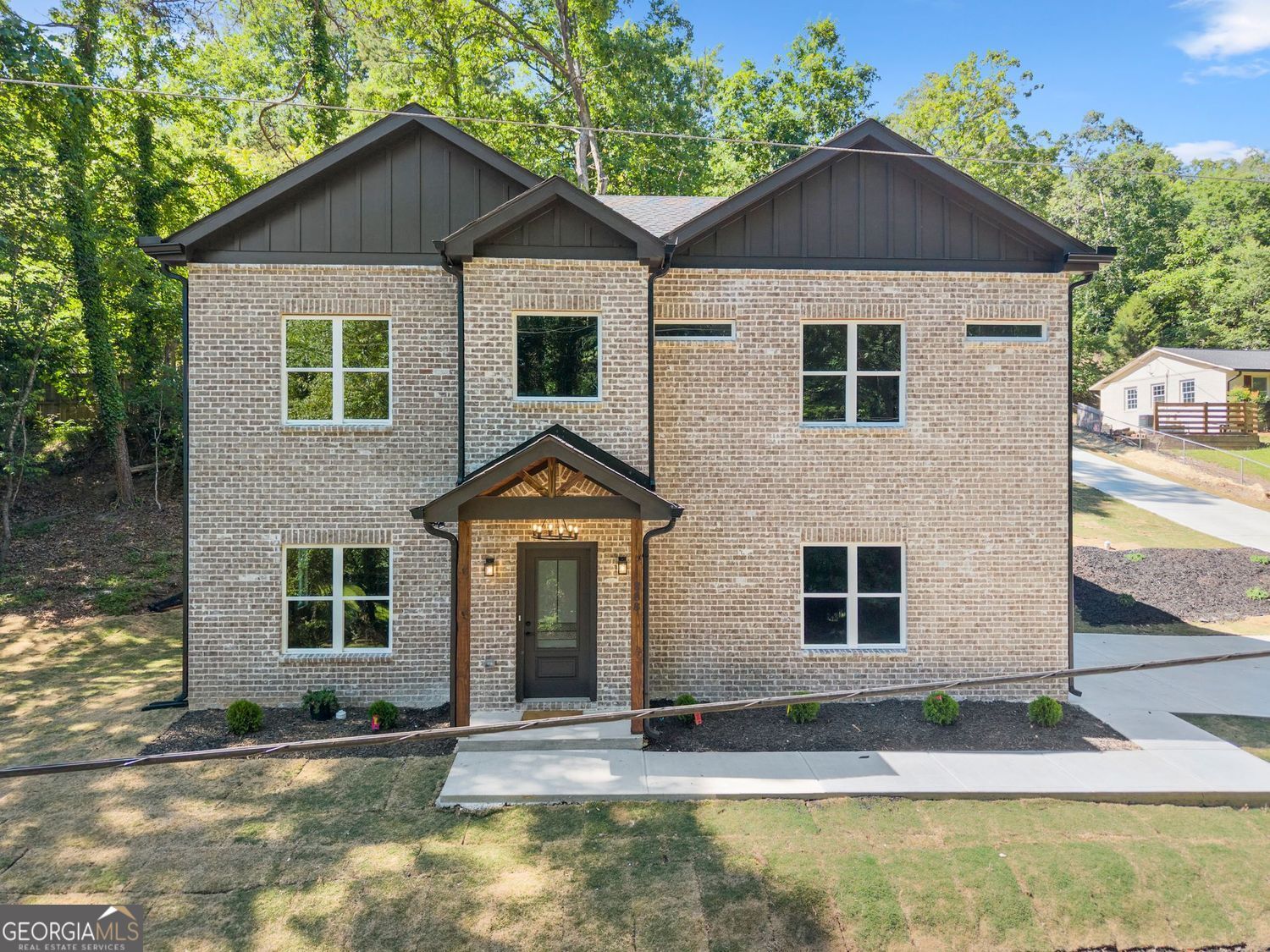 388 Oakland DR