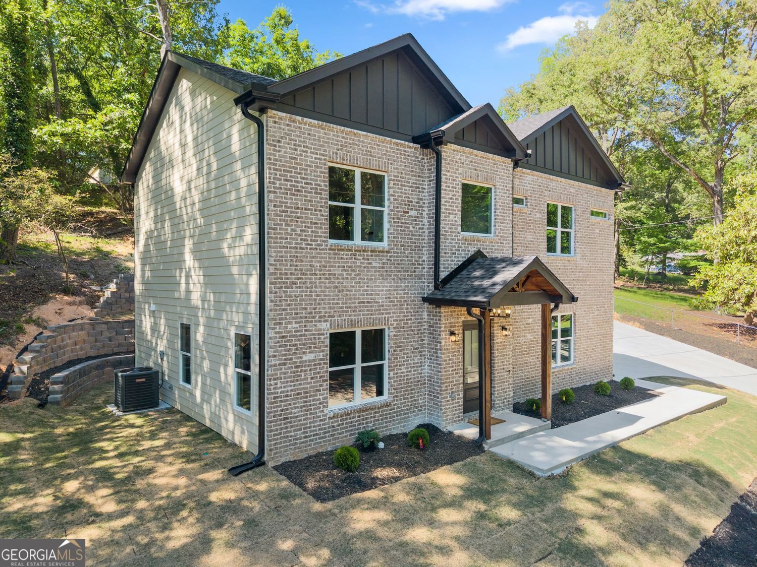 388 Oakland DR
