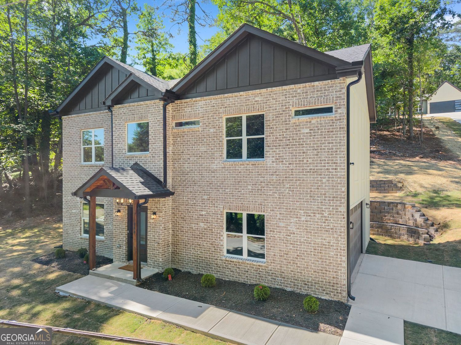 388 Oakland DR