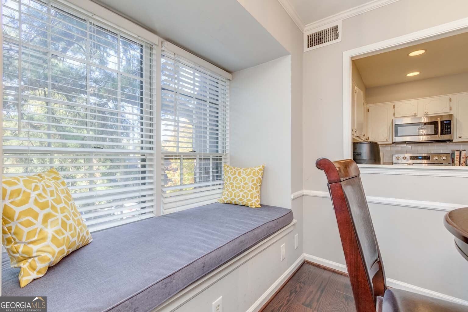 Atlanta, Georgia 30327, United States, 2 Bedrooms Bedrooms, ,2 BathroomsBathrooms,Residential,Active,36465