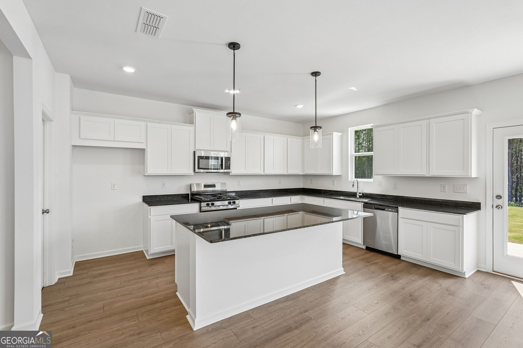 216 Groveton CT