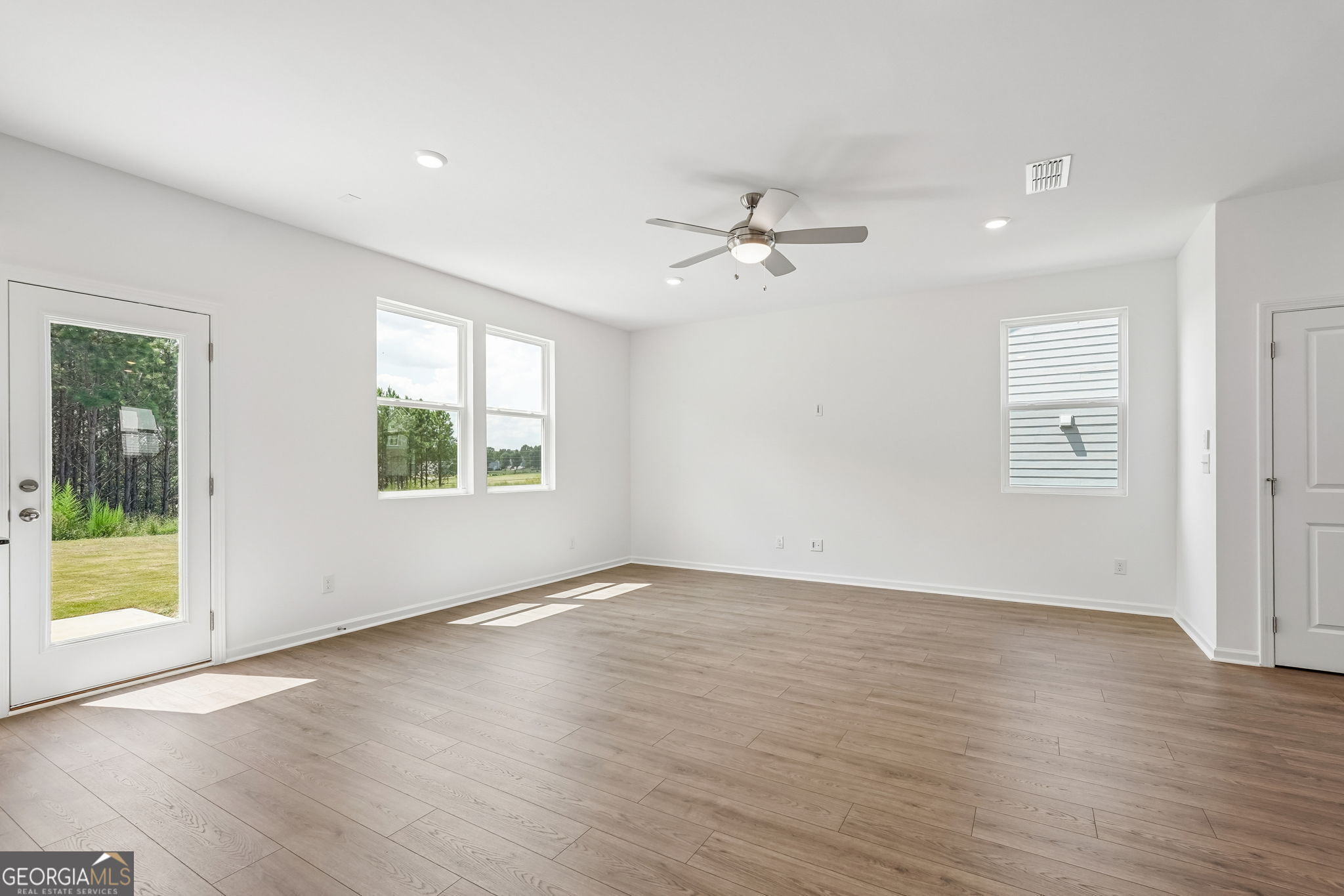 216 Groveton CT