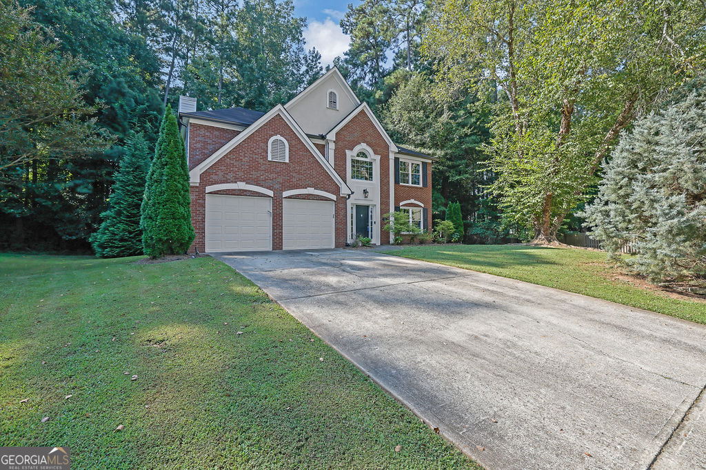 1703 Silverchase DR SW
