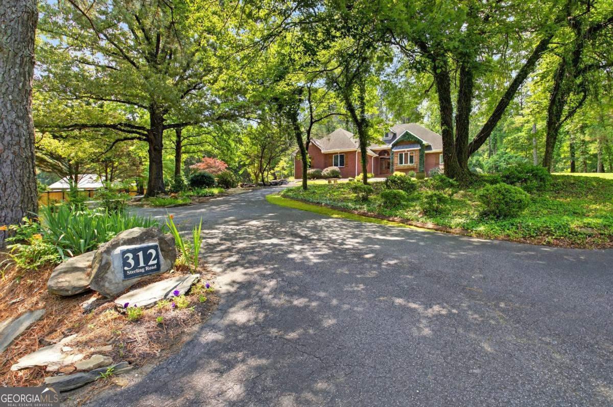 312 Sterling RD