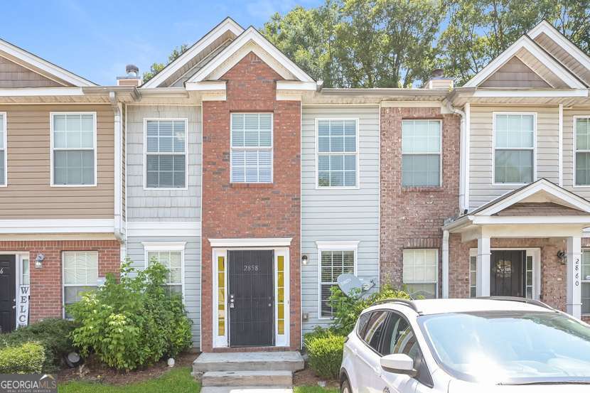 Nestled in a vibrant Decatur community, this 2-bedroom townhome offers abundant potential as both a personal residence and an investment property. The classic open floorplan includes two large bedrooms upstairs with a guest bath on the main. A spacious kitchen opens to the family room complete with fireplace. A patio area just off the kitchen provides the perfect location for outdoor cooking.