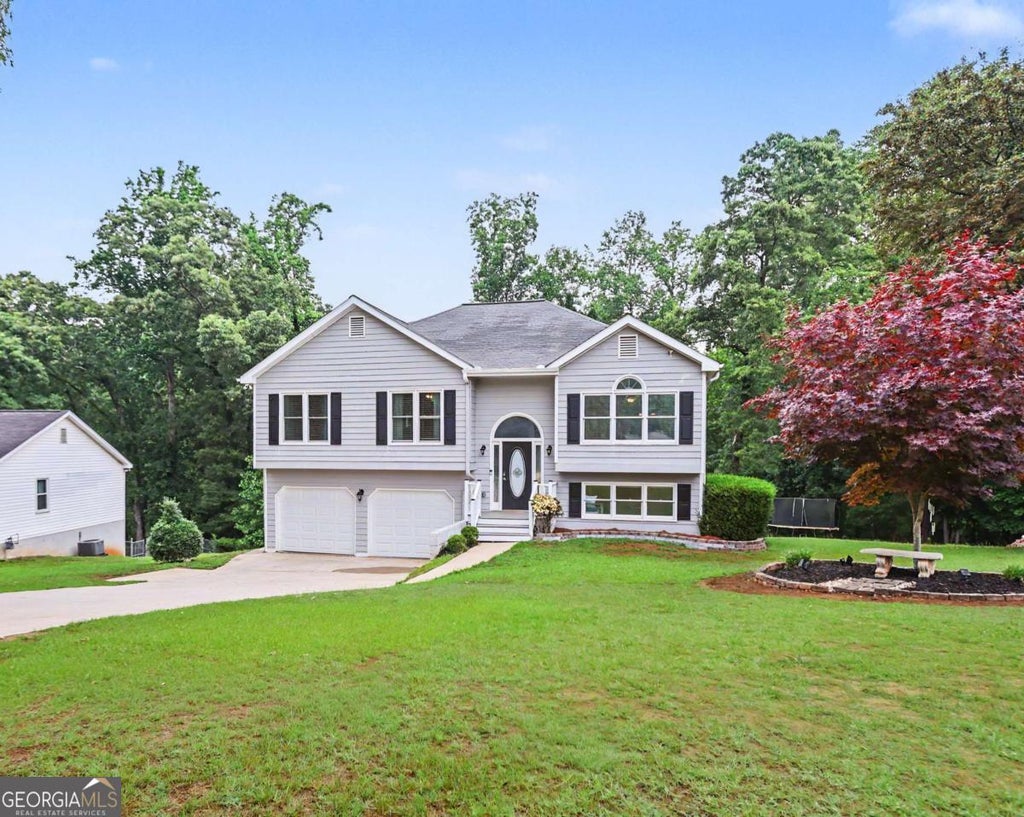 Photo of 5643 Pipsissewa Drive, Flowery Branch, GA 30542 (MLS # 10821011)