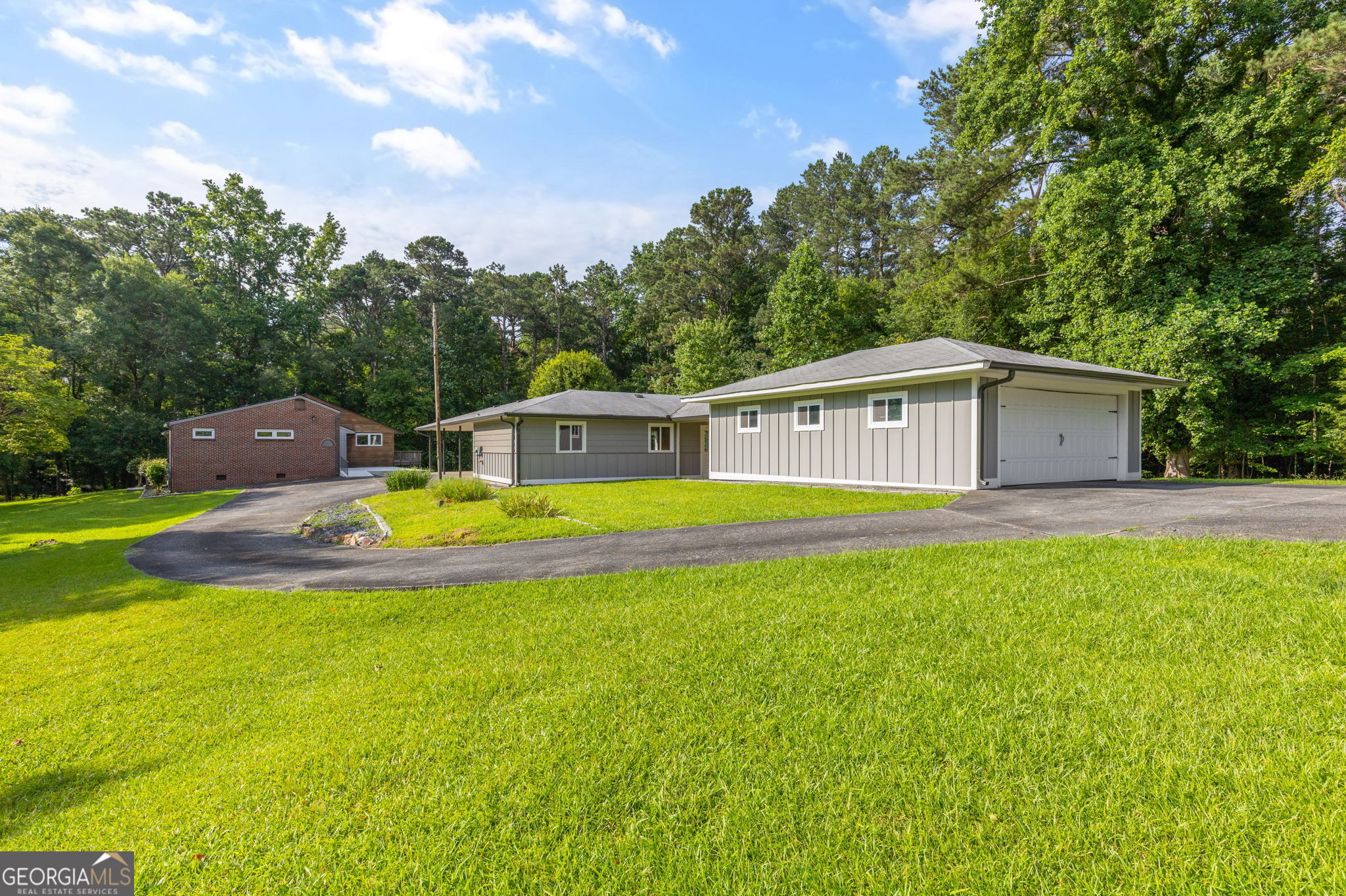 4847 Lakewood DR