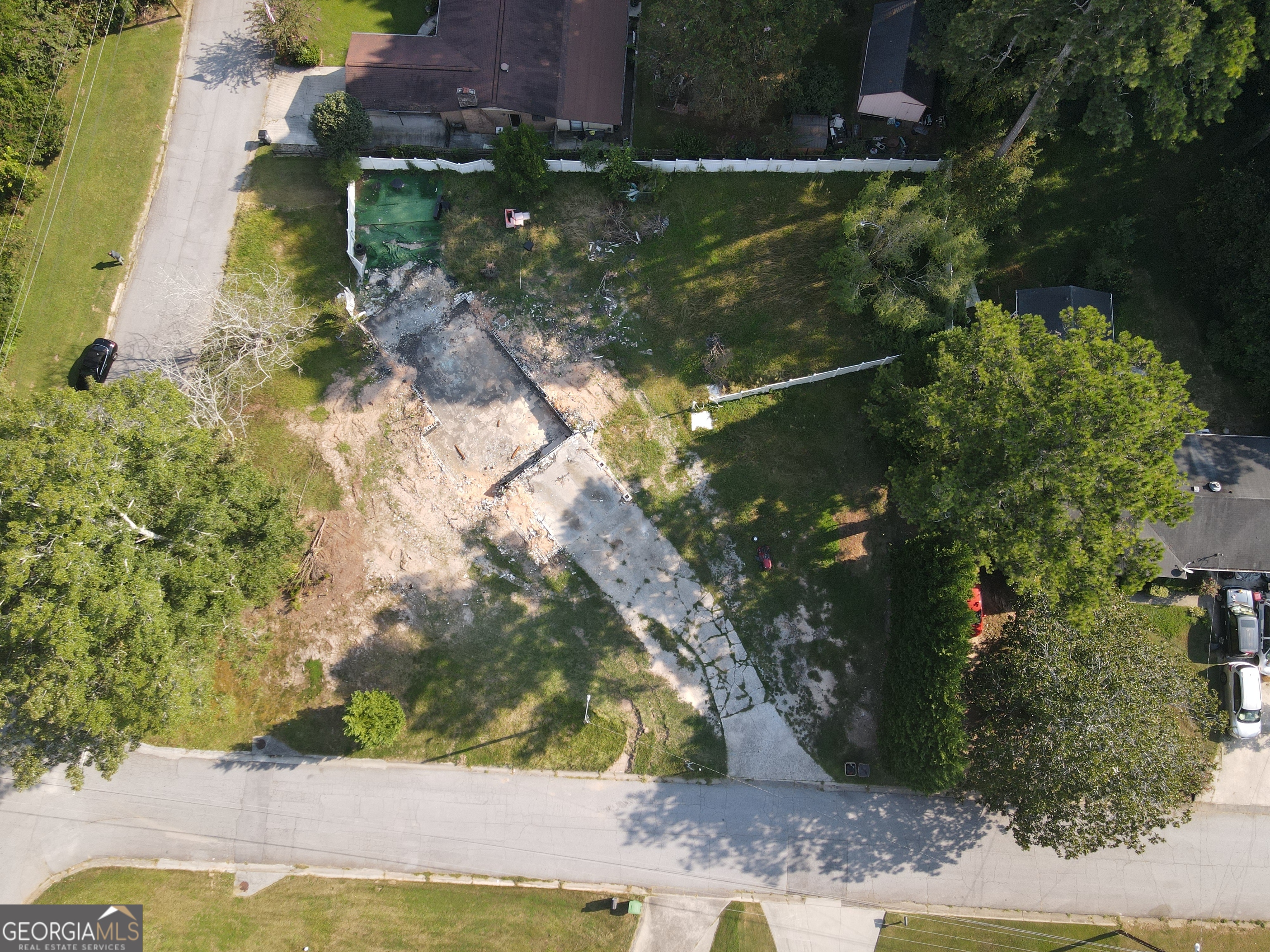 Half Acre corner lot in Jonesboro.