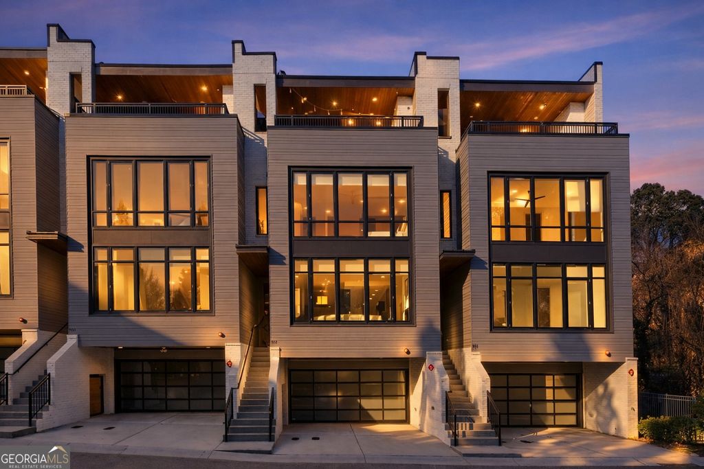 Photo of 912 Lenox Boulevard NE, Atlanta, GA 30324 (MLS # 10738669)