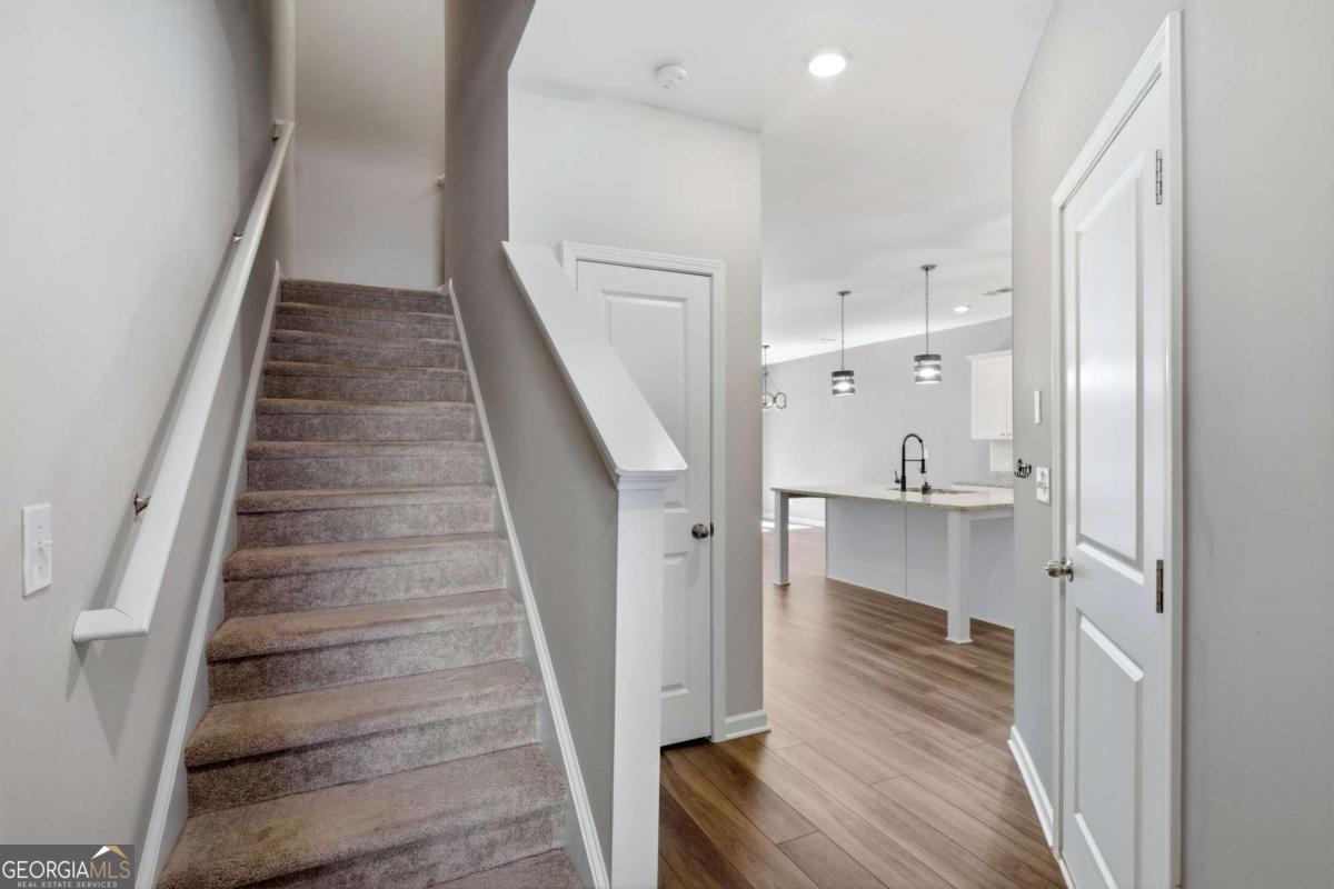 6042 Harbor Landing DR