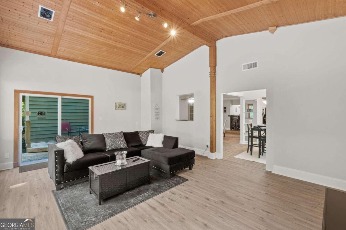 LAMPLIGHTER - Residential