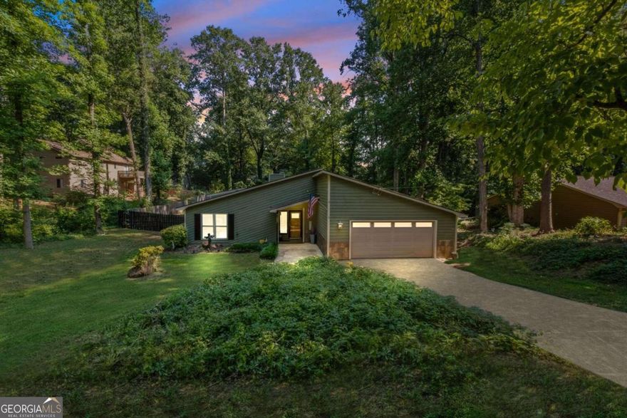 STUNNING REMODELED CONTEMPORARY IN DESIRABLE EAST COBB LOCATION. SINGLE STORY, HIGH VAULTED CEILINGS THROUGHOUT. SITUATED ON A HUGE 1/2 ACRE LOT. YOUR CUSTOM BACKYARD AWAITS YOUR IDEAS!, LARGE INVITING ENTRY, STEP DOWN FORMAL LIVING ROOM W/WET BAR, GRANITE COUNTERTOPS THROUGHOUT. FAMILY ROOM OFF KITCHEN, HOME WAS RECENTLY UPDATED AND FRESHLY PAINTED. NEW REMODELED MASTER BATH, FAMILY ROOM OPENS TO INVITING DECK AND HUGE BACKYARD. WINDOWS, LIGHT AND BRIGHT THROUGHOUT. MASTER SUITE IS LARGE WITH SITTING AREA, WALK IN CLOSET AND SECONDARY CLOSET. HALL CLOSET, SECONDARY BEDROOMS ARE SPACIOUS. LAUNDRY ROOM IN GARAGE, AC/HEATING ONLY 2 YEARS OLD, ROOF ONLY 3 YEARS OLD. HUGE GARAGE W/WIFI CONTROL. THIS HOME HAS IT ALL. CONVENIET TO WOODSTOCK SHOPPING, KENNESAW STATE COLLEGE, FREEWAYS AND SO MUCH MORE. CANN BE SOLD FULLY FURNISHED. WELCOME HOME!