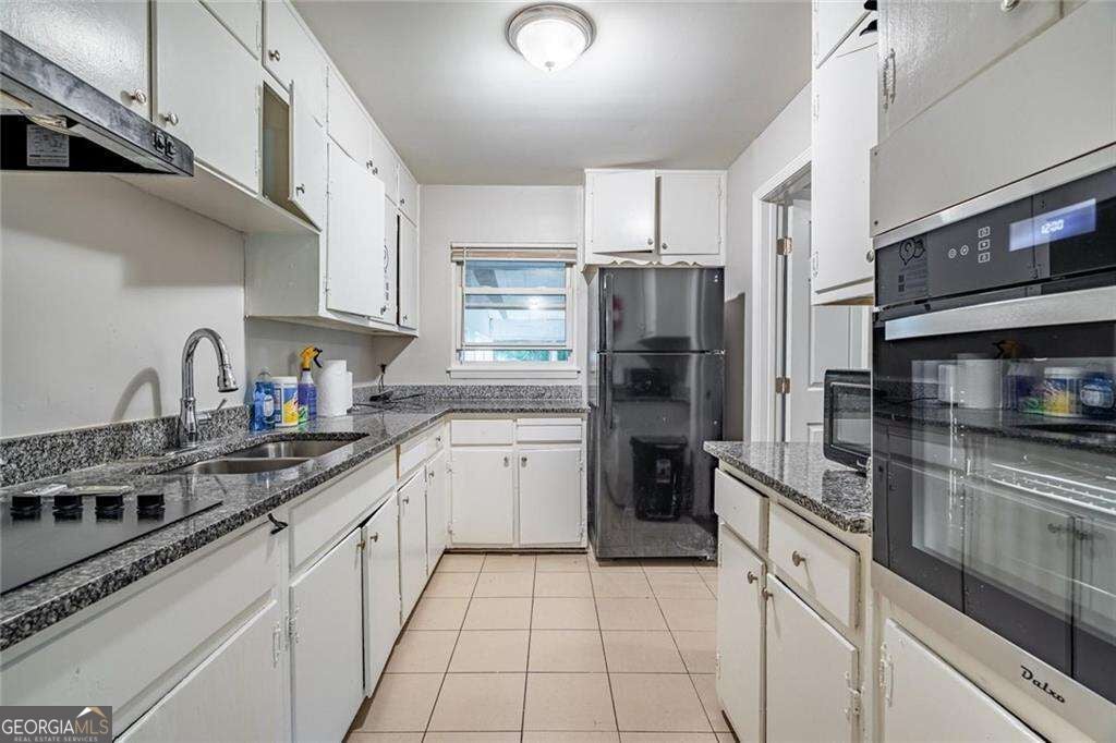 367 Camelot PKWY