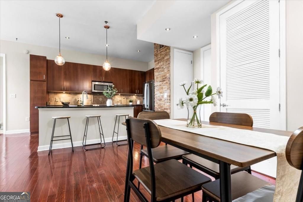 711 Cosmopolitan DR NE 347